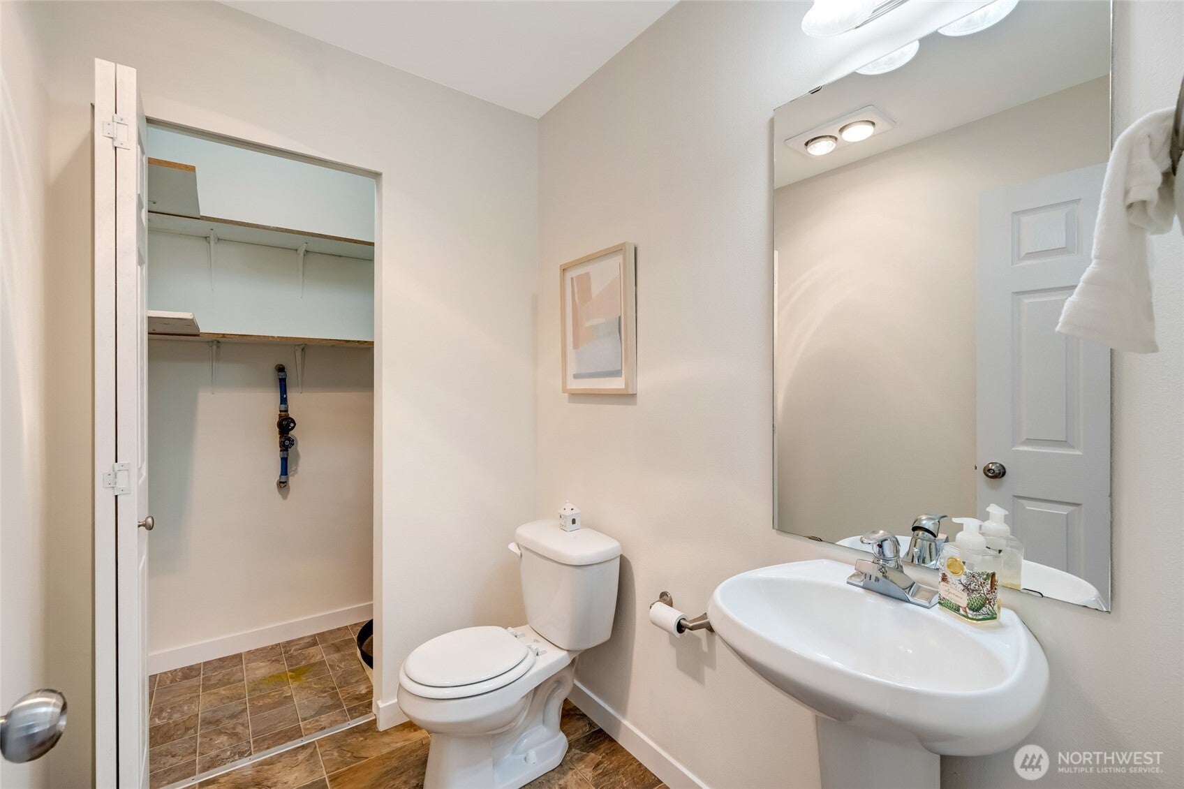 Lake Stevens, Washington, 98258, United States, 4 Bedrooms Bedrooms, ,3 BathroomsBathrooms,Residential,For Sale,1921179