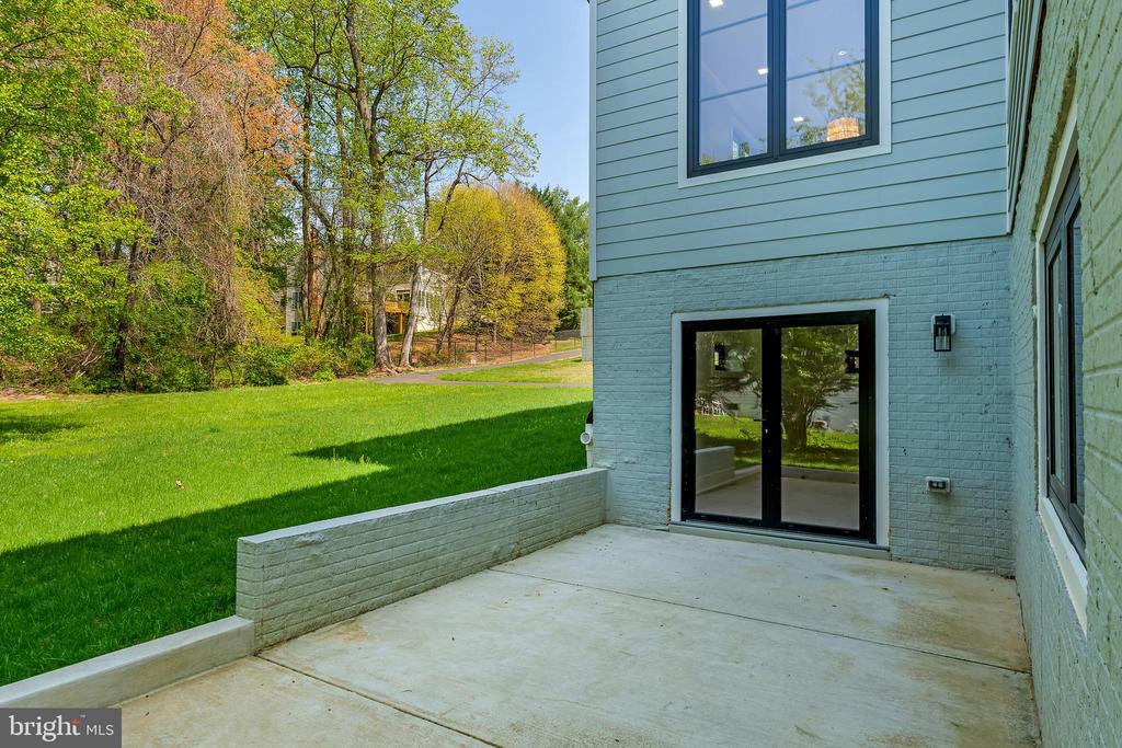 Herndon, Virginia, 20170, United States, 6 Bedrooms Bedrooms, ,6 BathroomsBathrooms,Residential,For Sale,1941281