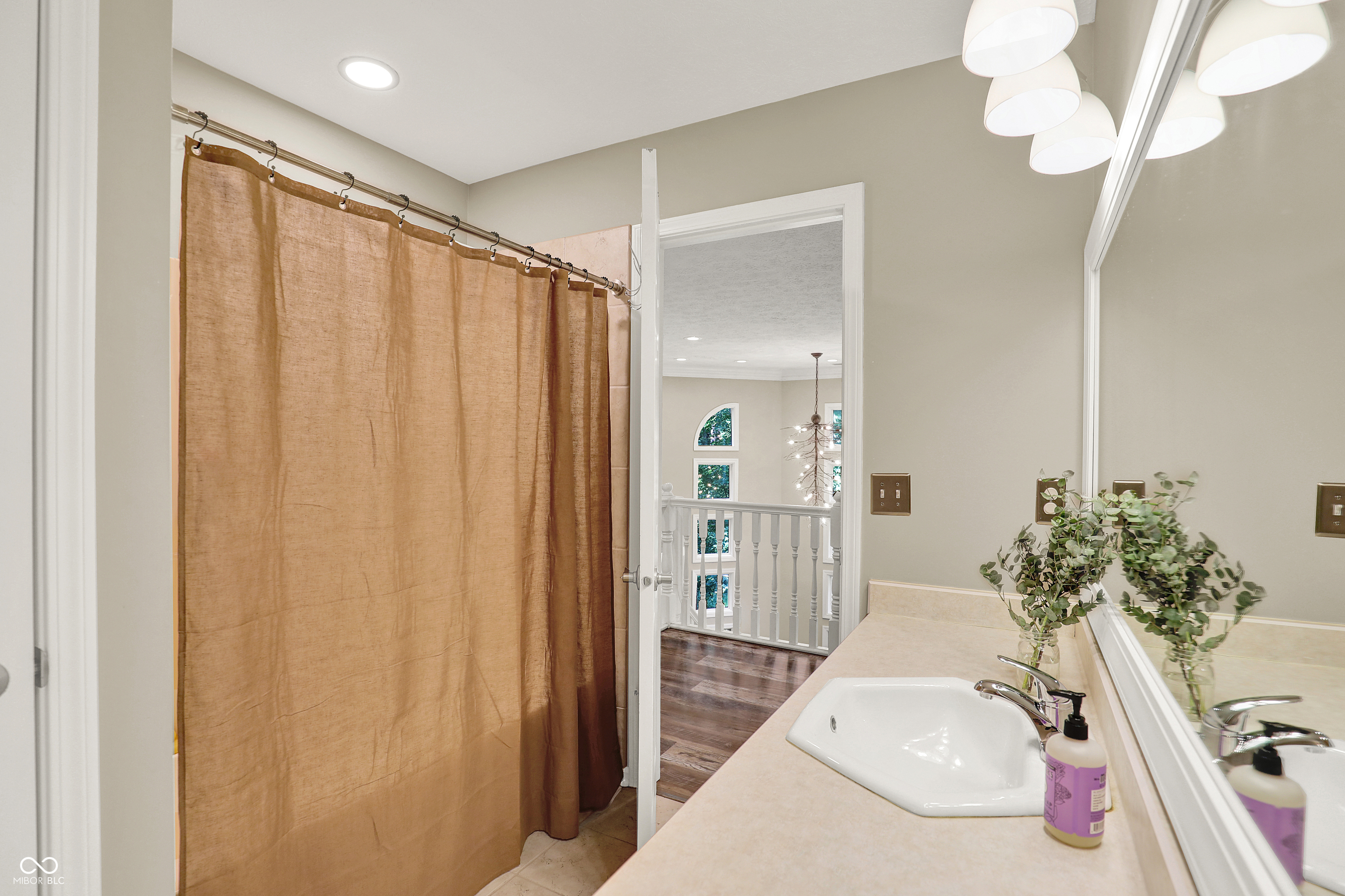 Indianapolis, Indiana, 46240, United States, 4 Bedrooms Bedrooms, ,3 BathroomsBathrooms,Residential,For Sale,1920883