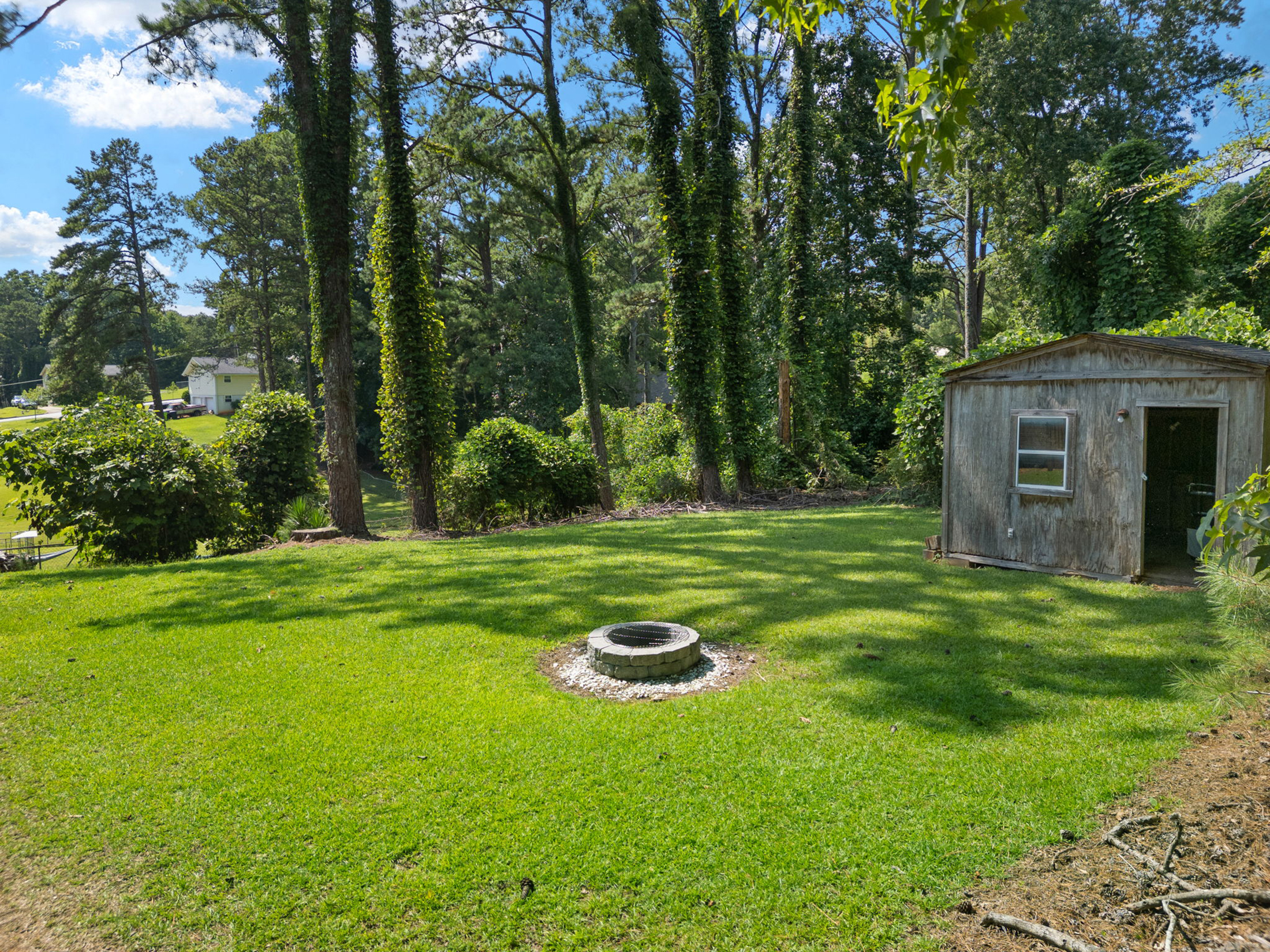  Beautifully Updated Home on Private Lot - 物件實景