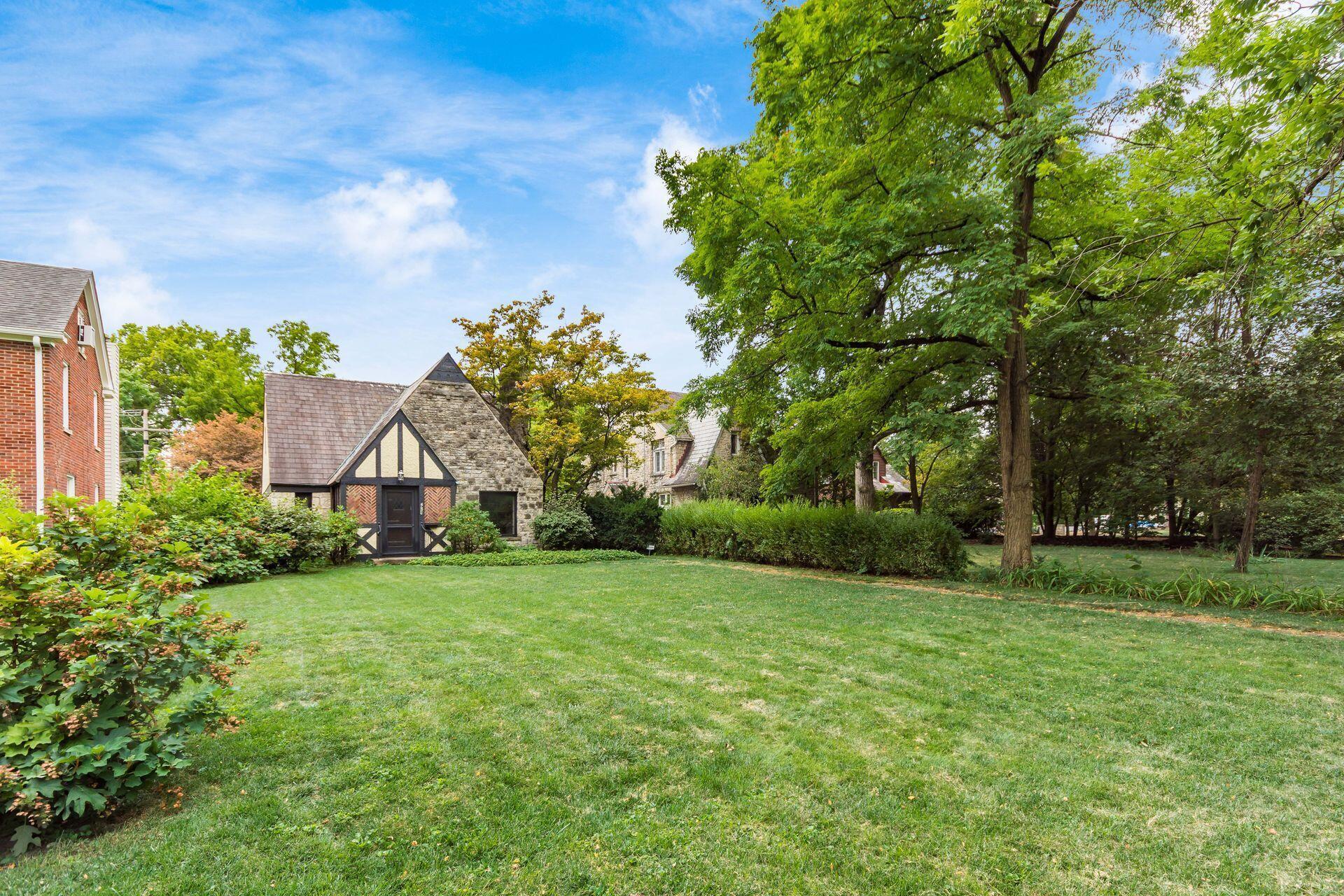 Bexley, Ohio, 43209, United States, 3 Bedrooms Bedrooms, ,2 BathroomsBathrooms,Residential,For Sale,1926362