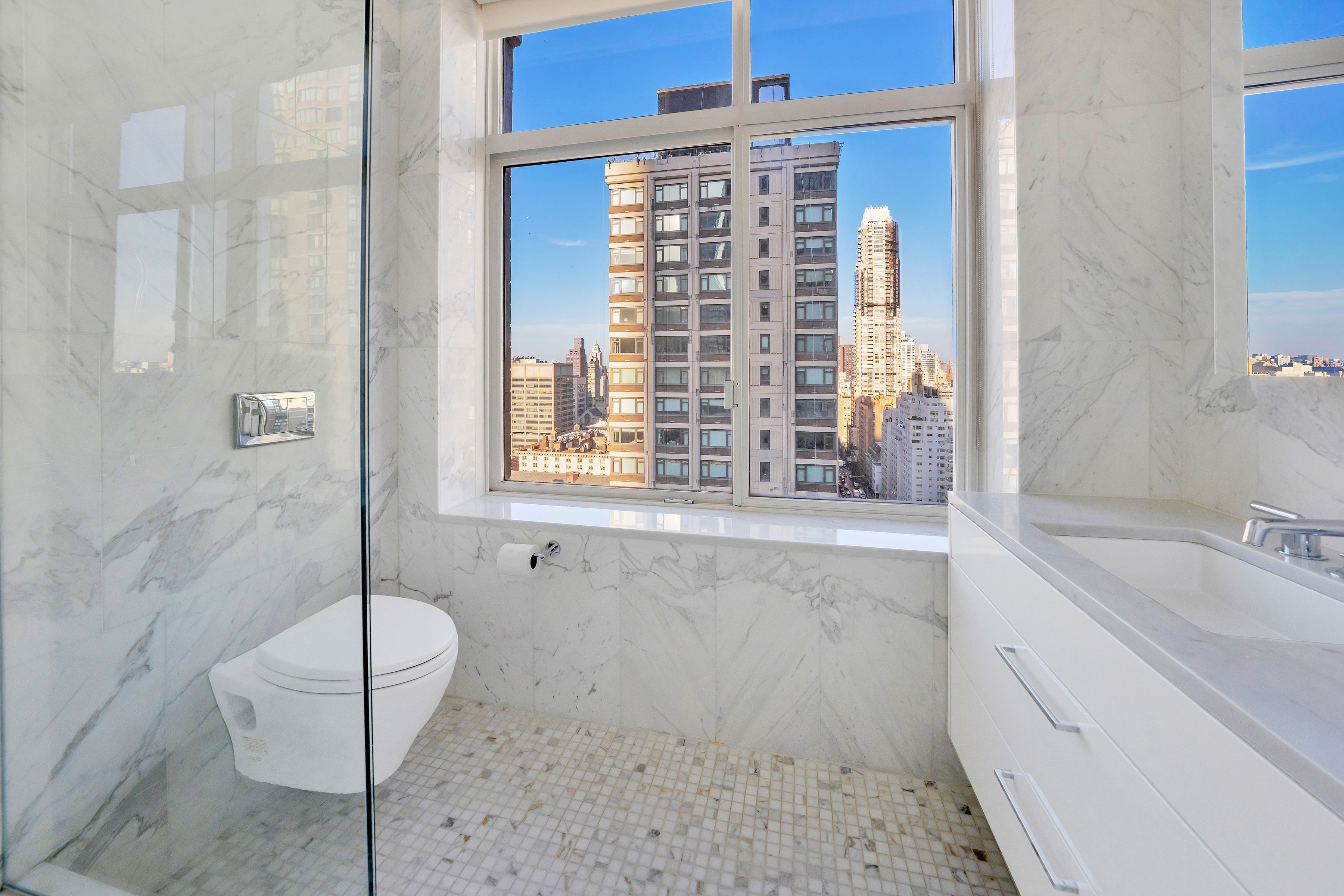  188 East 64th Street, 2501 - 物件實景