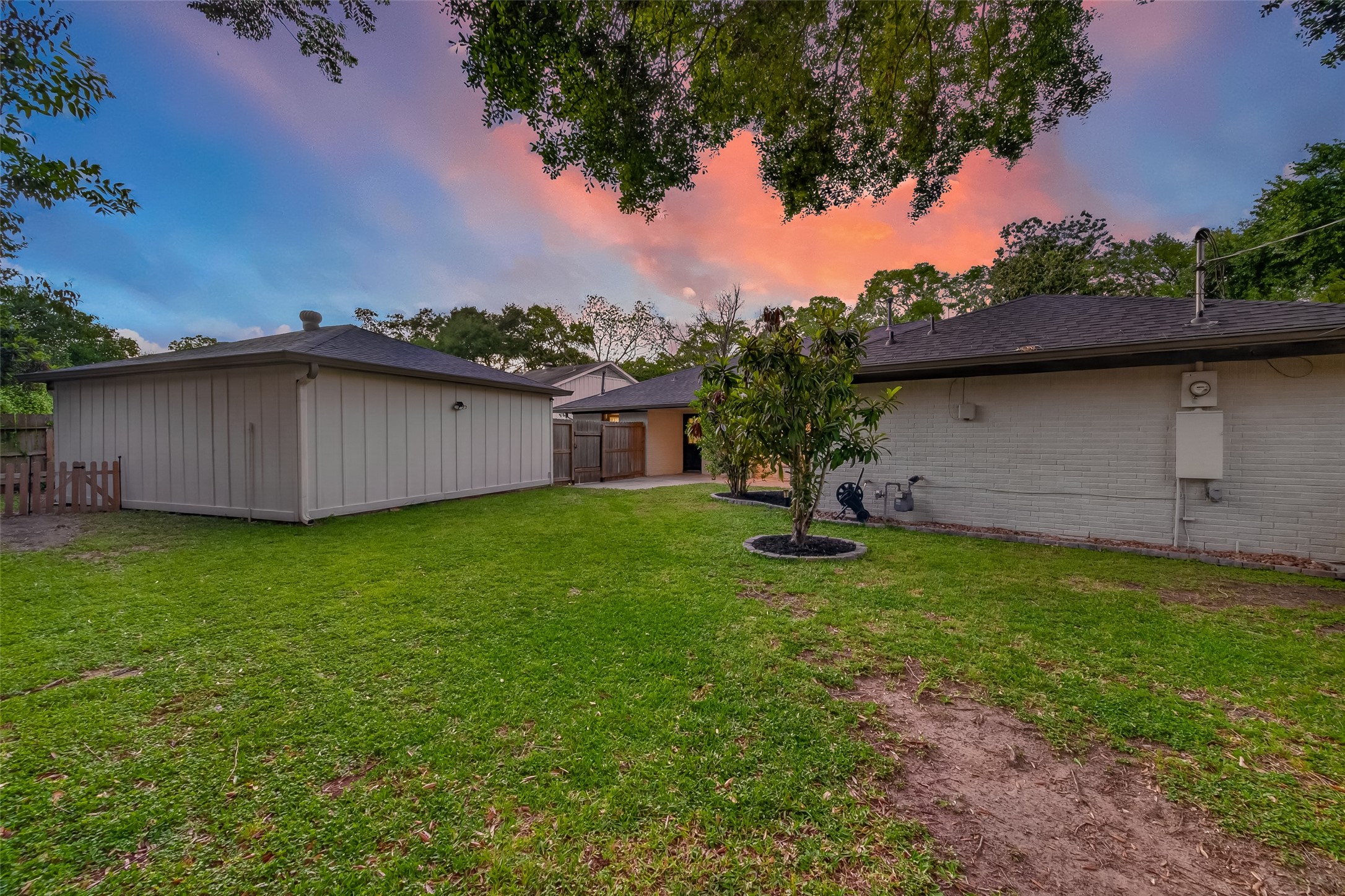  6227 Yarwell Drive - 物件實景