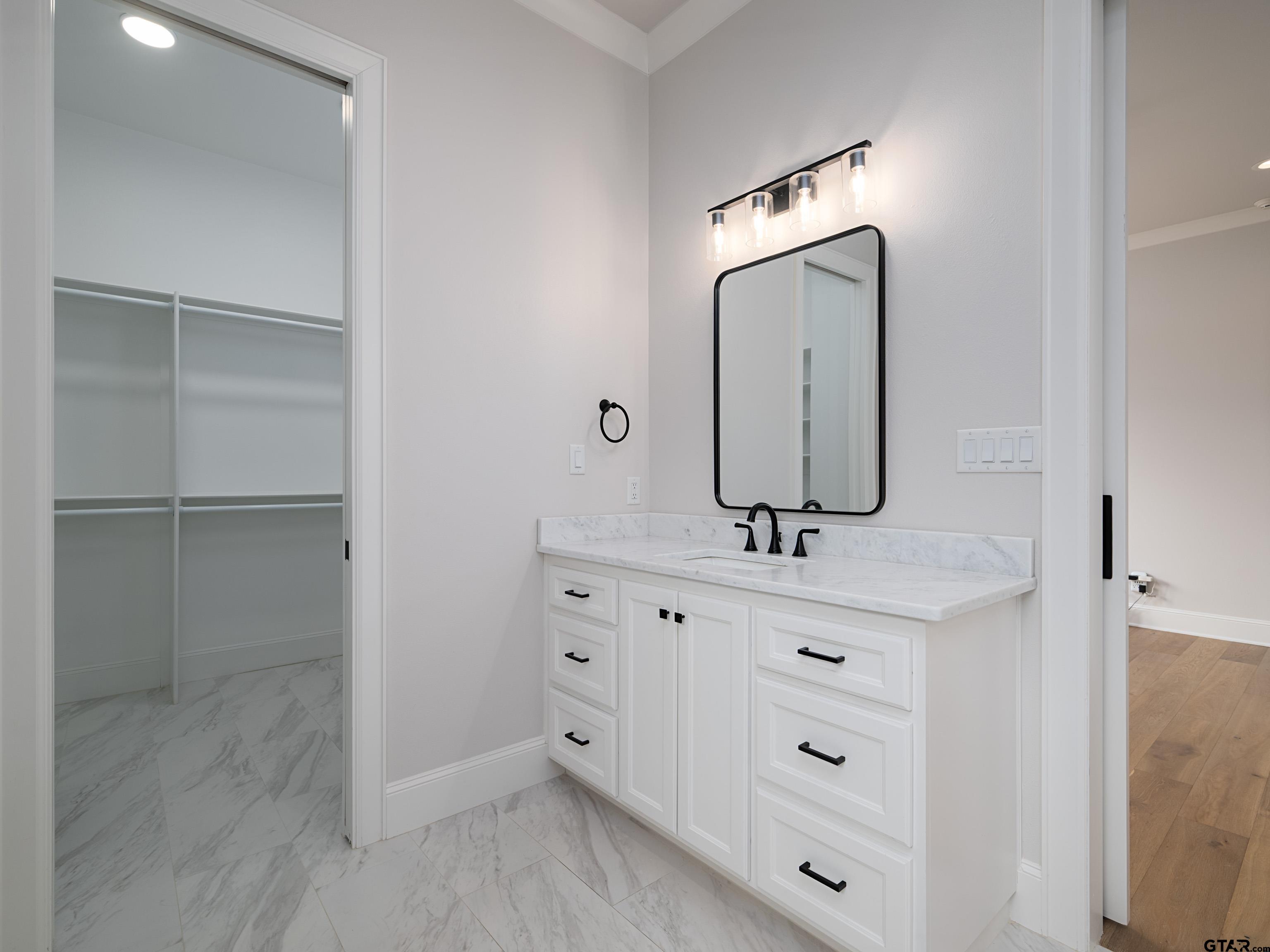 Tyler, Texas, 75703, United States, 3 Bedrooms Bedrooms, ,3 BathroomsBathrooms,Residential,For Sale,1985423