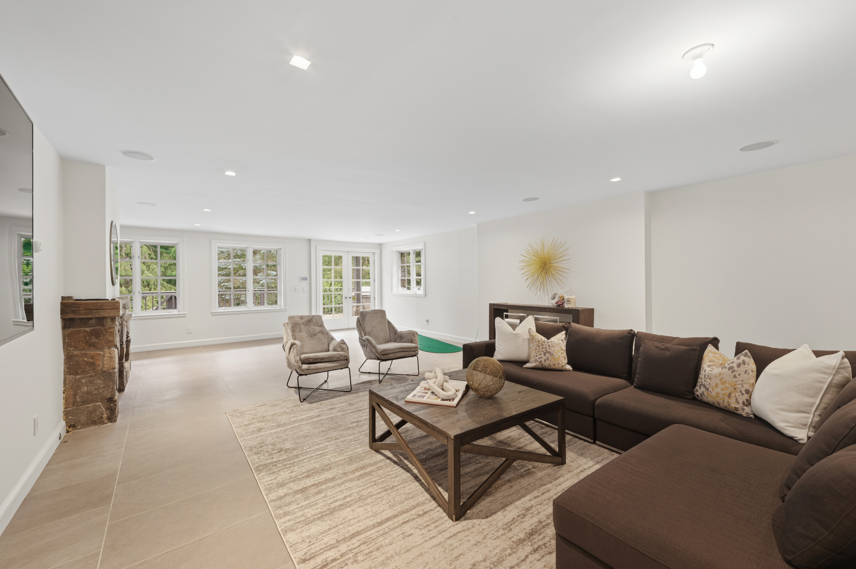  TURN-KEY ONE LEVEL LIVING - 物件實景