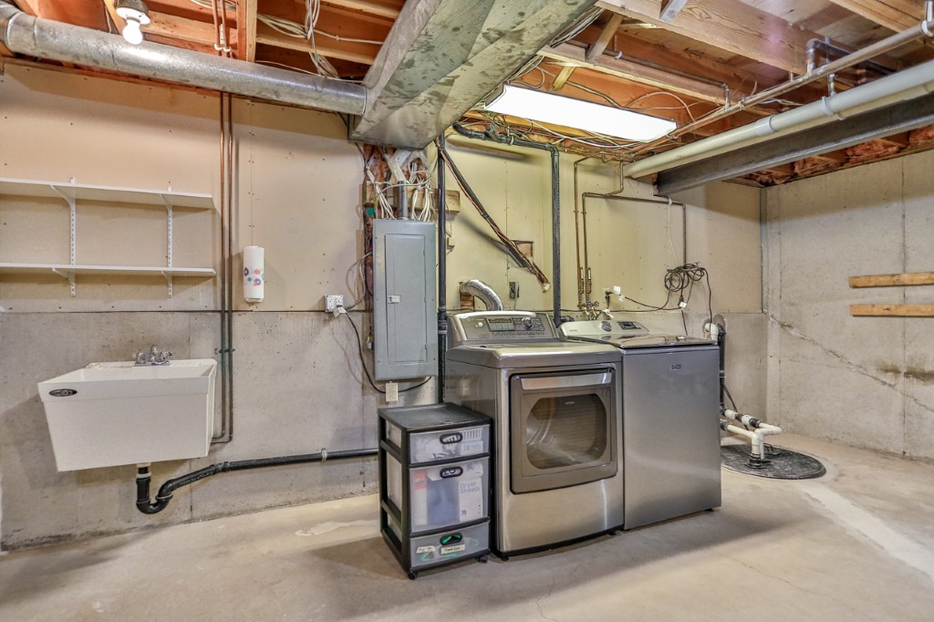 Wausau, Wisconsin, 54401, United States, 3 Bedrooms Bedrooms, ,3 BathroomsBathrooms,Residential,For Sale,1997344