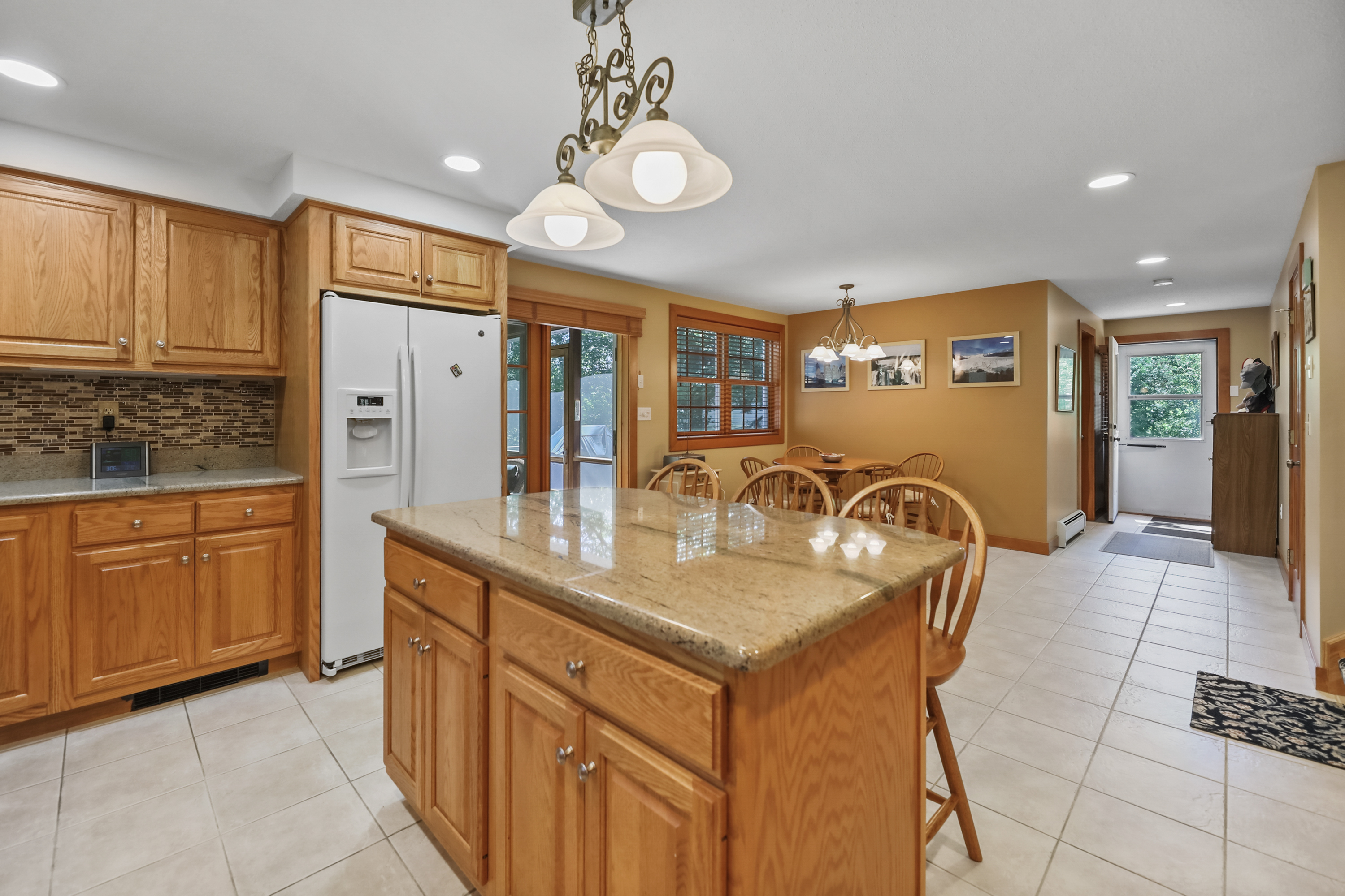  TRANQUIL LAKESIDE LIVING STEPS TO OTIS RESERVOIR - 物件實景