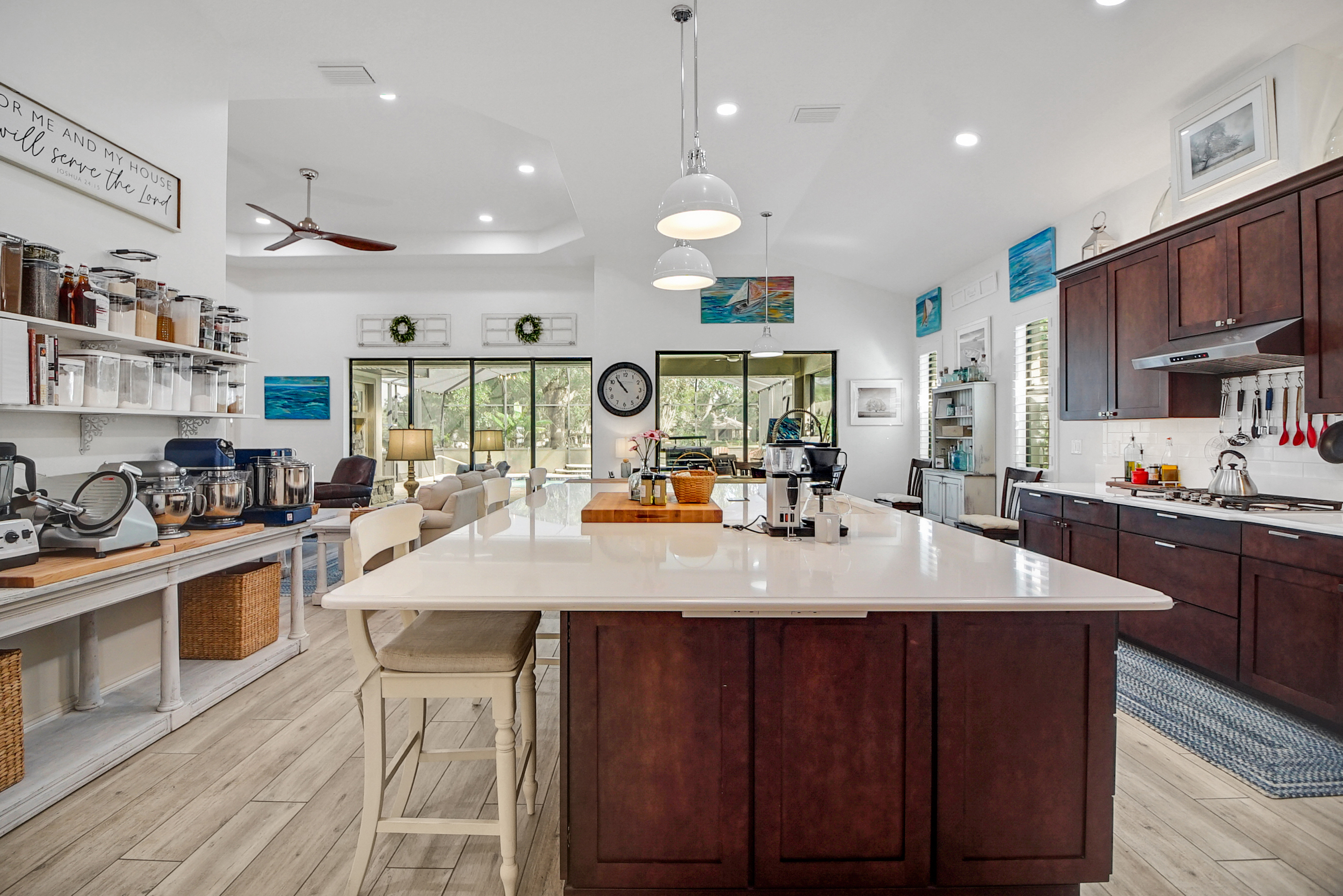 Lady Lake, Florida, 32159, United States, 4 Bedrooms Bedrooms, ,3 BathroomsBathrooms,Residential,For Sale,1922076