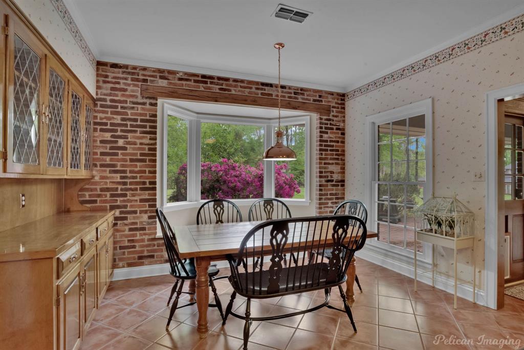 Shreveport, Louisiana, 71106, United States, 4 Bedrooms Bedrooms, ,4 BathroomsBathrooms,Residential,For Sale,1767240