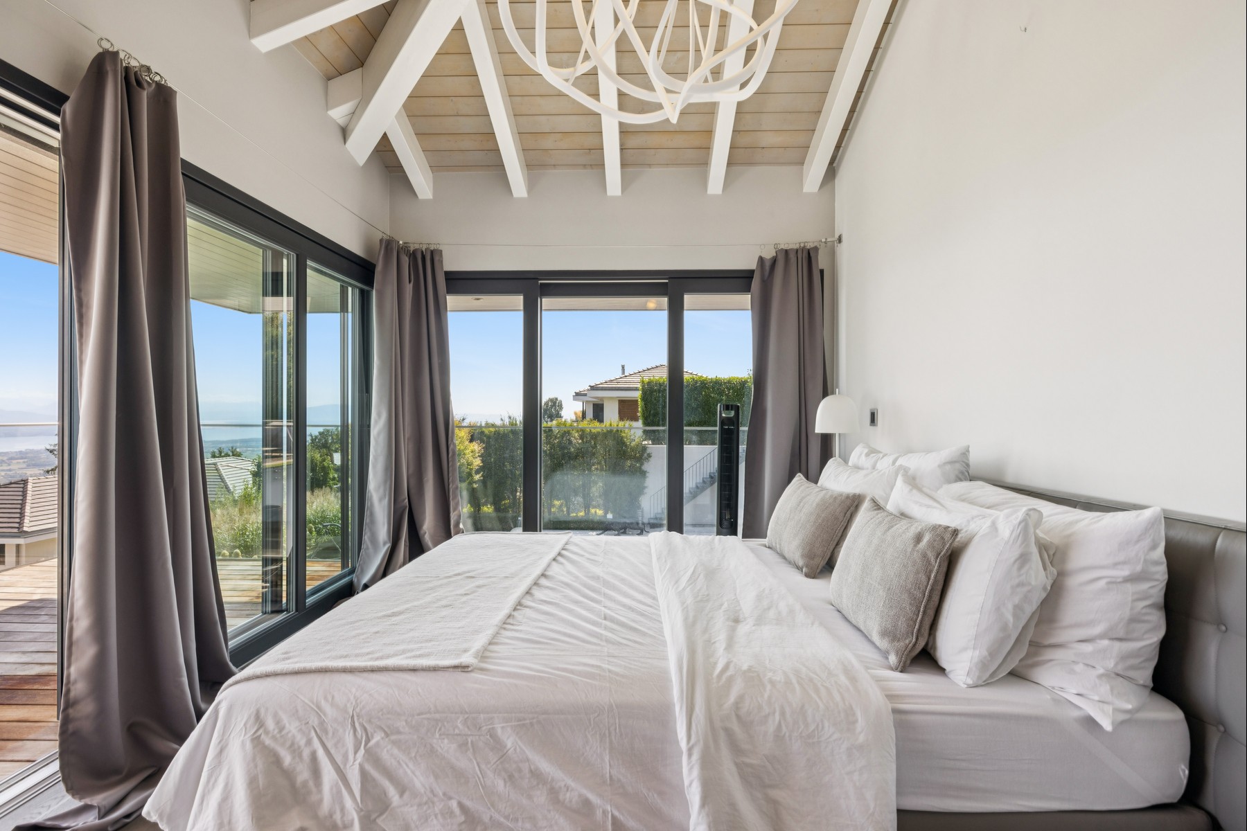  Contemporary architect-designed villa with a pool and a view of Lake Geneva - 物件實景