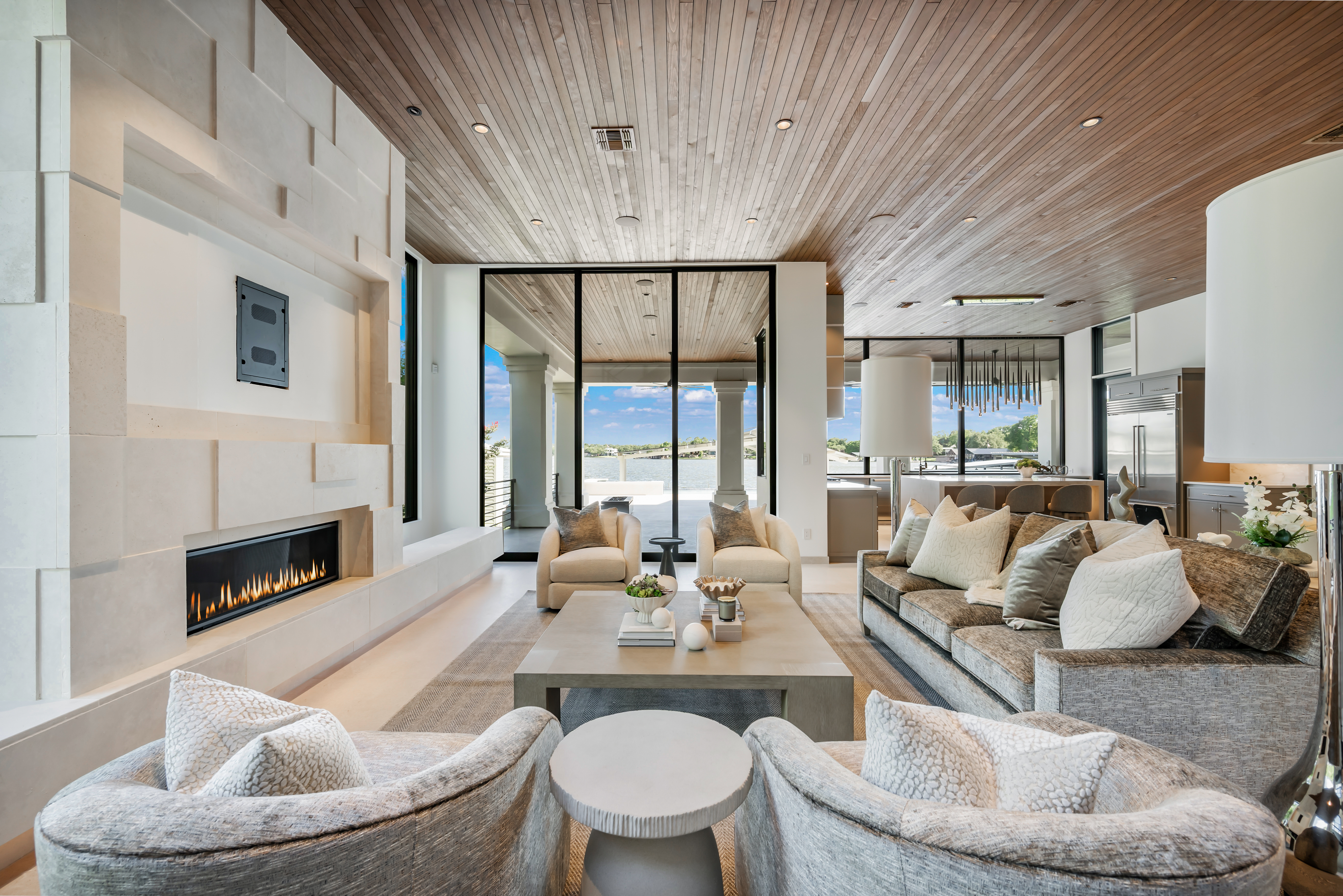  Architectural Lakefront Masterpiece on Skyline Drive by Paul Allen Custom Homes - 物件實景