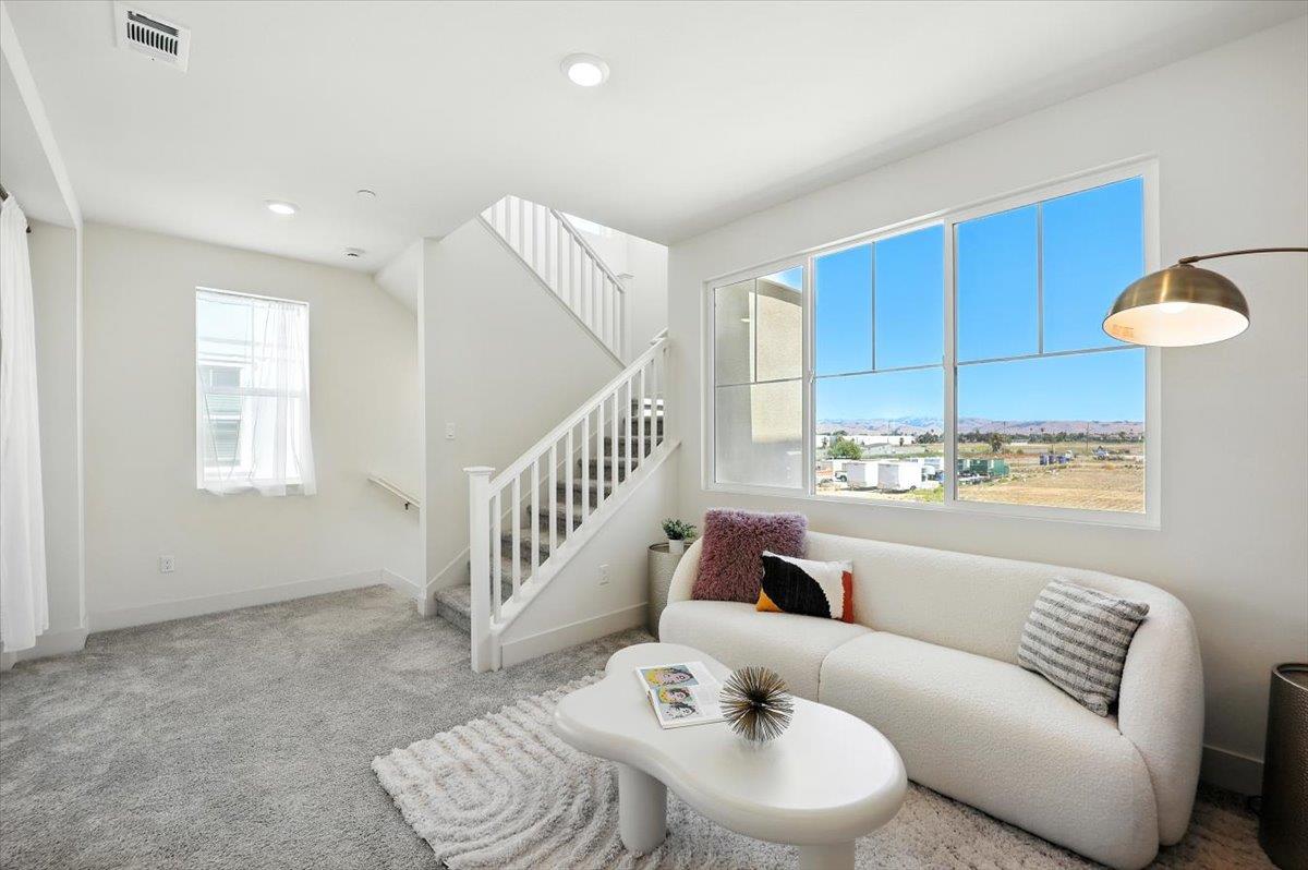 Newark, California, 94560, United States, 4 Bedrooms Bedrooms, ,4 BathroomsBathrooms,Residential,For Sale,1926207