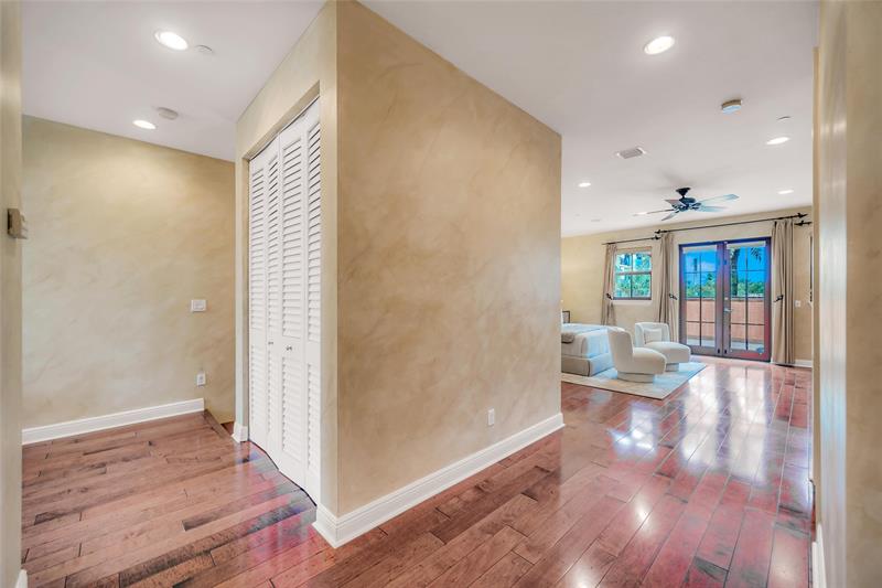 Fort Lauderdale, Florida, 33301, United States, 3 Bedrooms Bedrooms, ,4 BathroomsBathrooms,Residential,For Sale,1947110