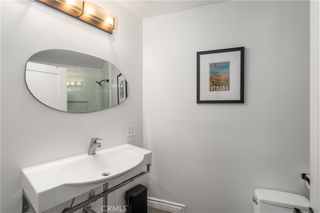 Los Angeles, California, 90046, United States, 3 Bedrooms Bedrooms, ,4 BathroomsBathrooms,Residential,For Sale,1817494