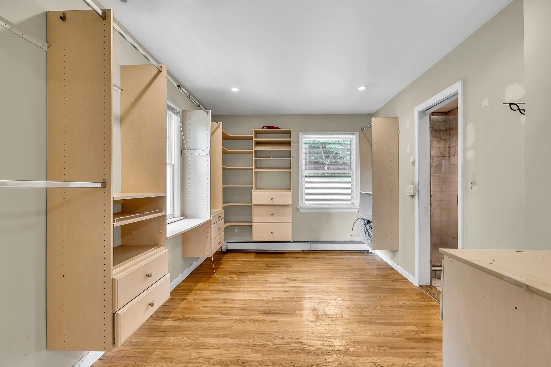 Huntington, New York, 11743, United States, 4 Bedrooms Bedrooms, ,3 BathroomsBathrooms,Residential,For Sale,1895271