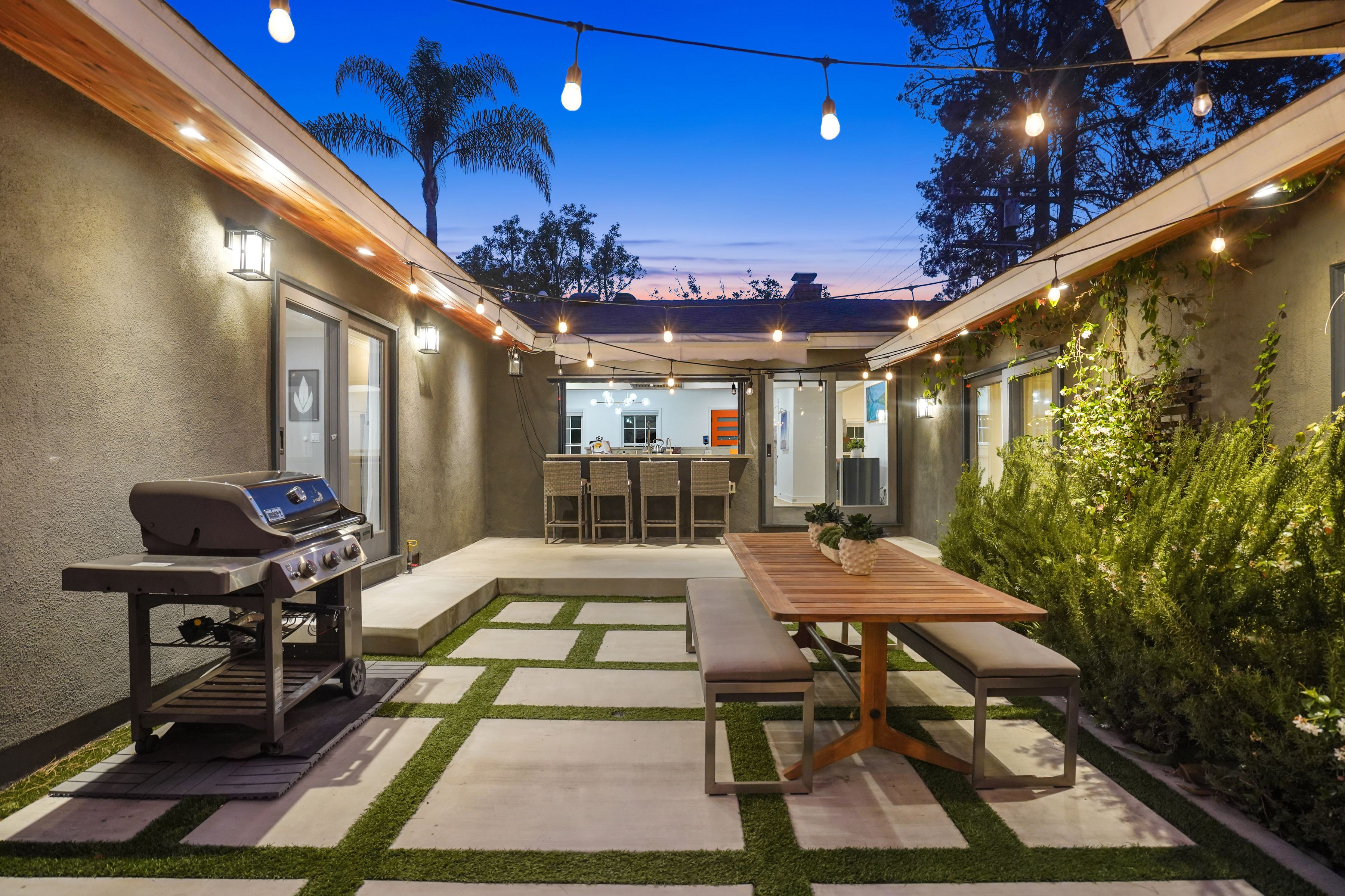  4744 Camellia Avenue - 物件實景
