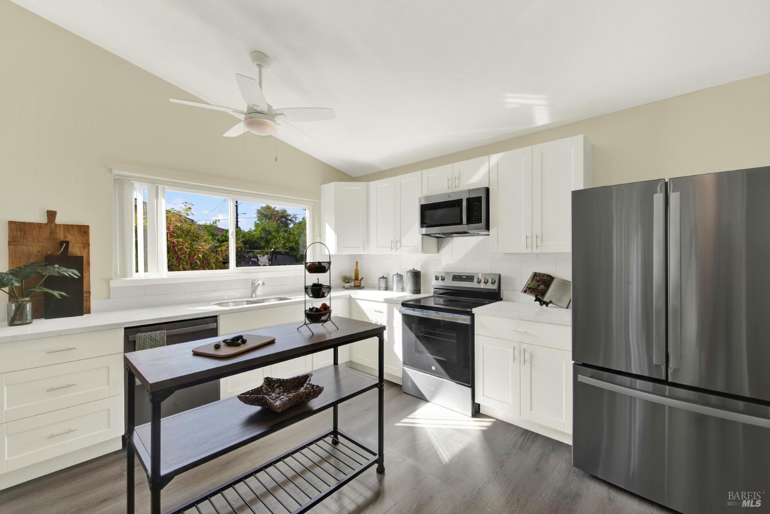 Napa, California, 94558, United States, 3 Bedrooms Bedrooms, ,2 BathroomsBathrooms,Residential,For Sale,1939926