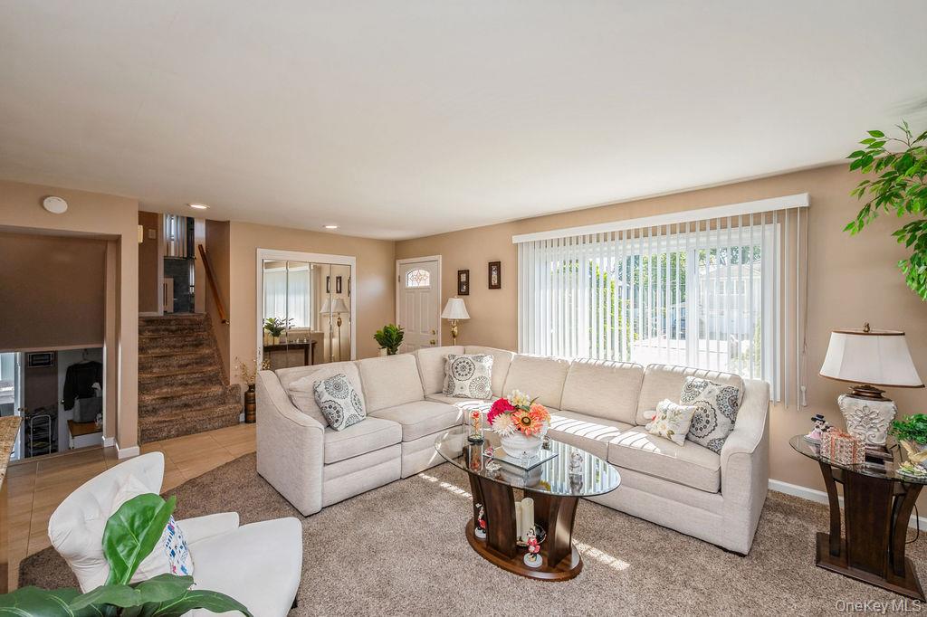 Massapequa, New York, 11758, United States, 4 Bedrooms Bedrooms, ,2 BathroomsBathrooms,Residential,For Sale,1927254