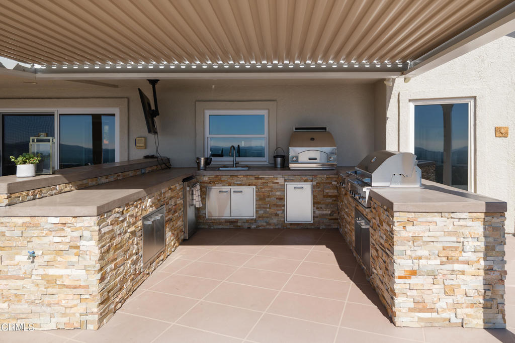 Altadena, California, 91001, United States, 5 Bedrooms Bedrooms, ,6 BathroomsBathrooms,Residential,For Sale,1989048