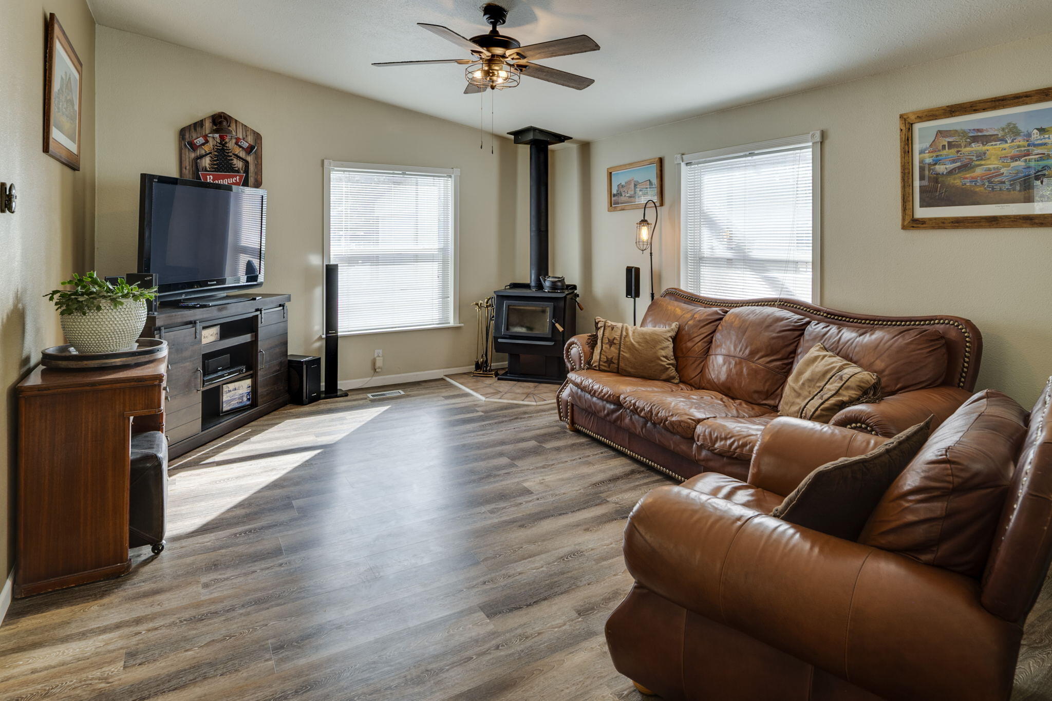 La Pine, Oregon, 97739, United States, 3 Bedrooms Bedrooms, ,2 BathroomsBathrooms,Residential,For Sale,2040090