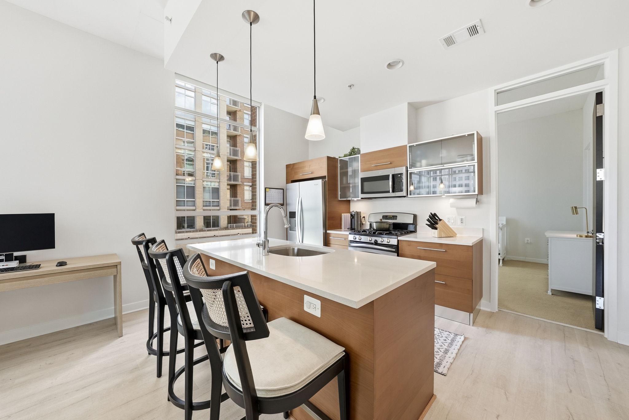  12025 New Dominion Parkway, Reston, VA, 20190 - 物件實景