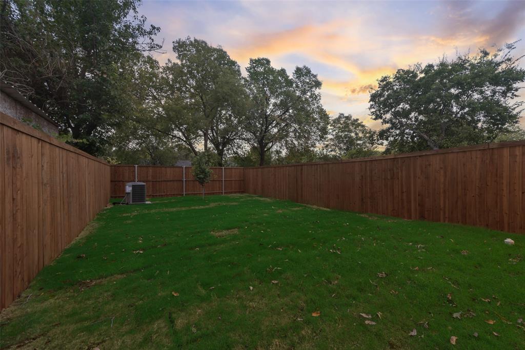 Dallas, Texas, 75208, United States, 3 Bedrooms Bedrooms, ,3 BathroomsBathrooms,Residential,For Sale,1977662