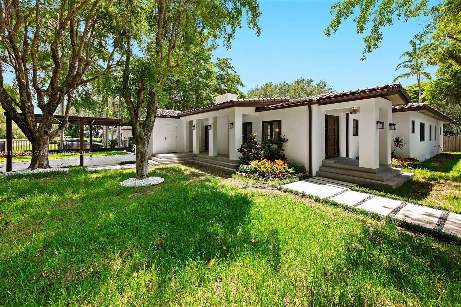 Miami, Florida, 33143, United States, 4 Bedrooms Bedrooms, ,4 BathroomsBathrooms,Residential,For Sale,1933110