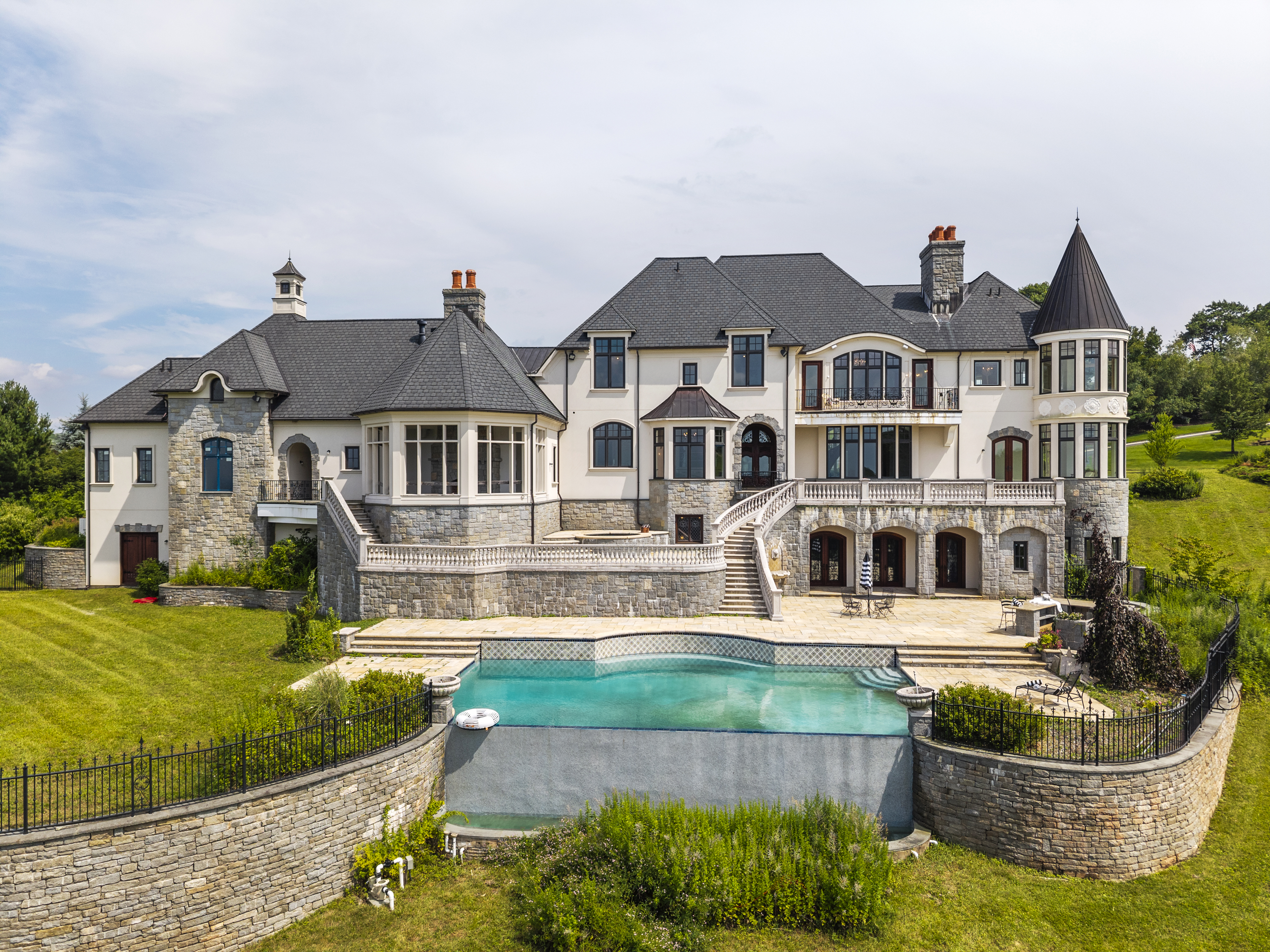  105 Crystal Ridge Road - 物件實景