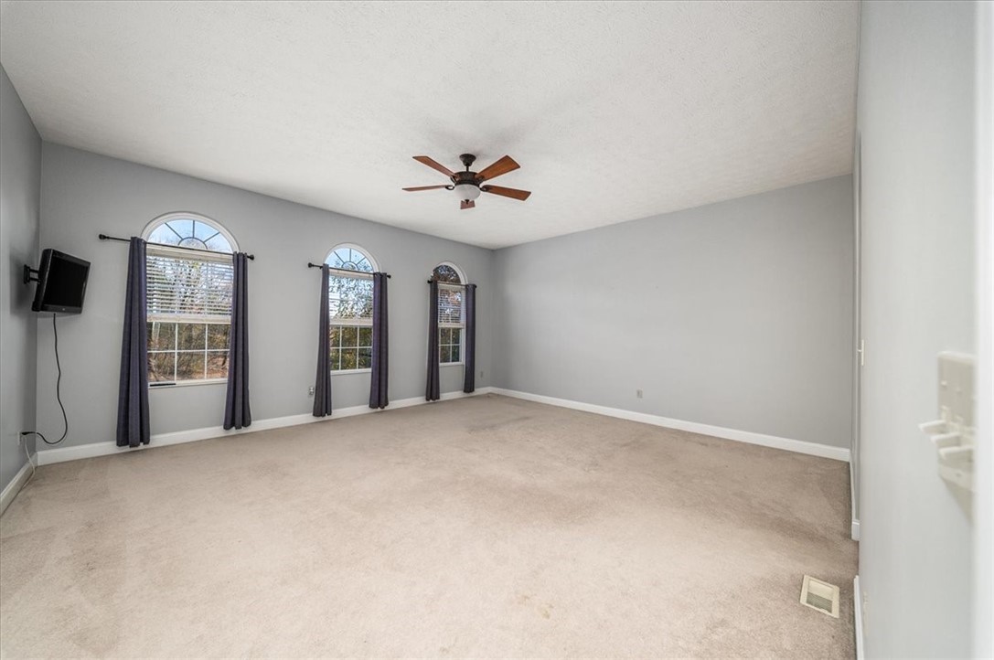 Pine Twp, Pennsylvania, 16046, United States, 5 Bedrooms Bedrooms, ,6 BathroomsBathrooms,Residential,For Sale,1989507