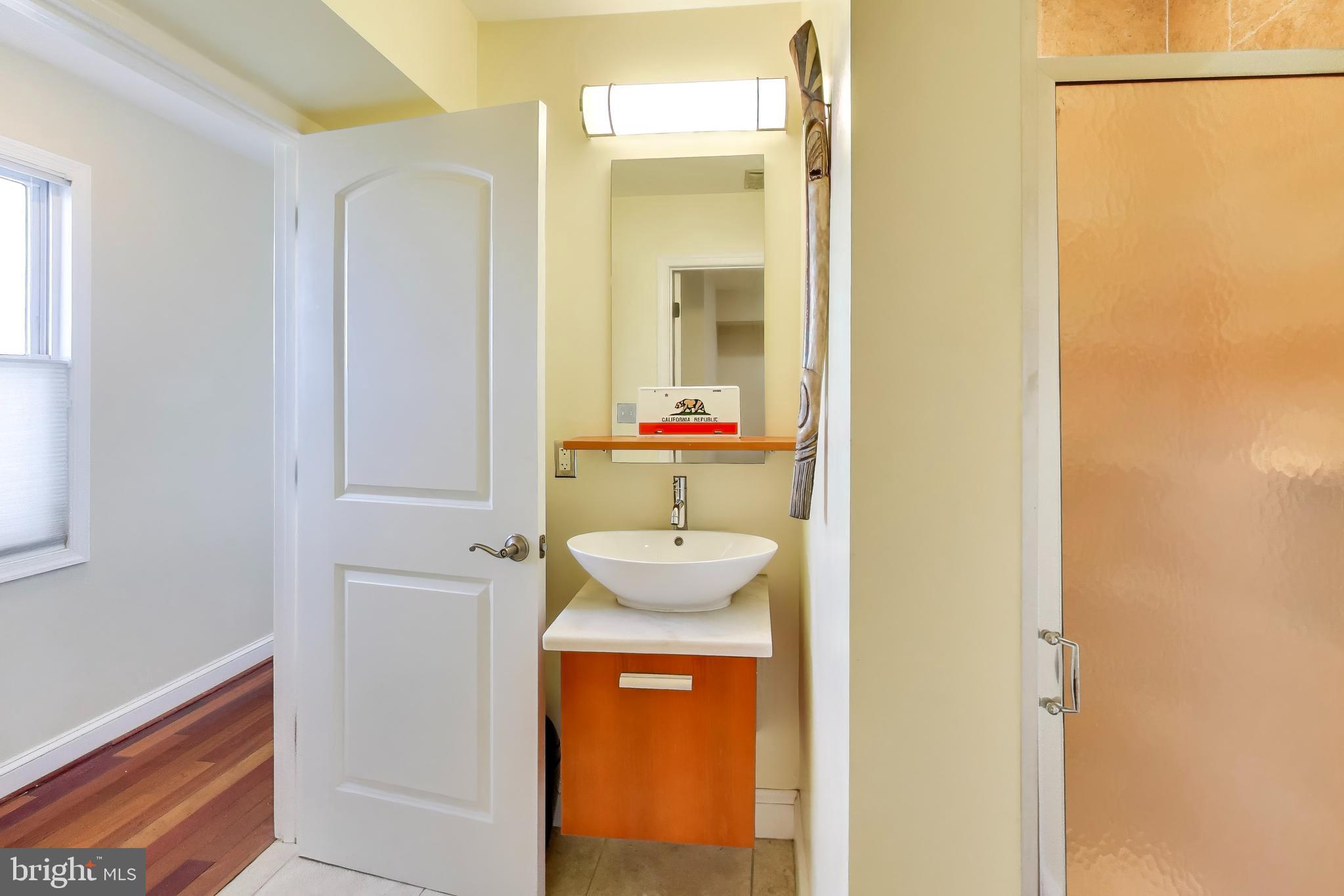 Washington, District of Columbia, 20010, United States, 2 Bedrooms Bedrooms, ,2 BathroomsBathrooms,Residential,For Sale,1974209