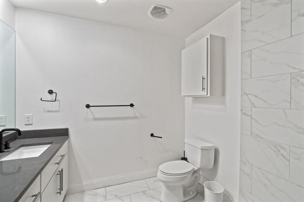 Dallas, Texas, 75219, United States, 2 Bedrooms Bedrooms, ,3 BathroomsBathrooms,Residential,For Sale,1911883