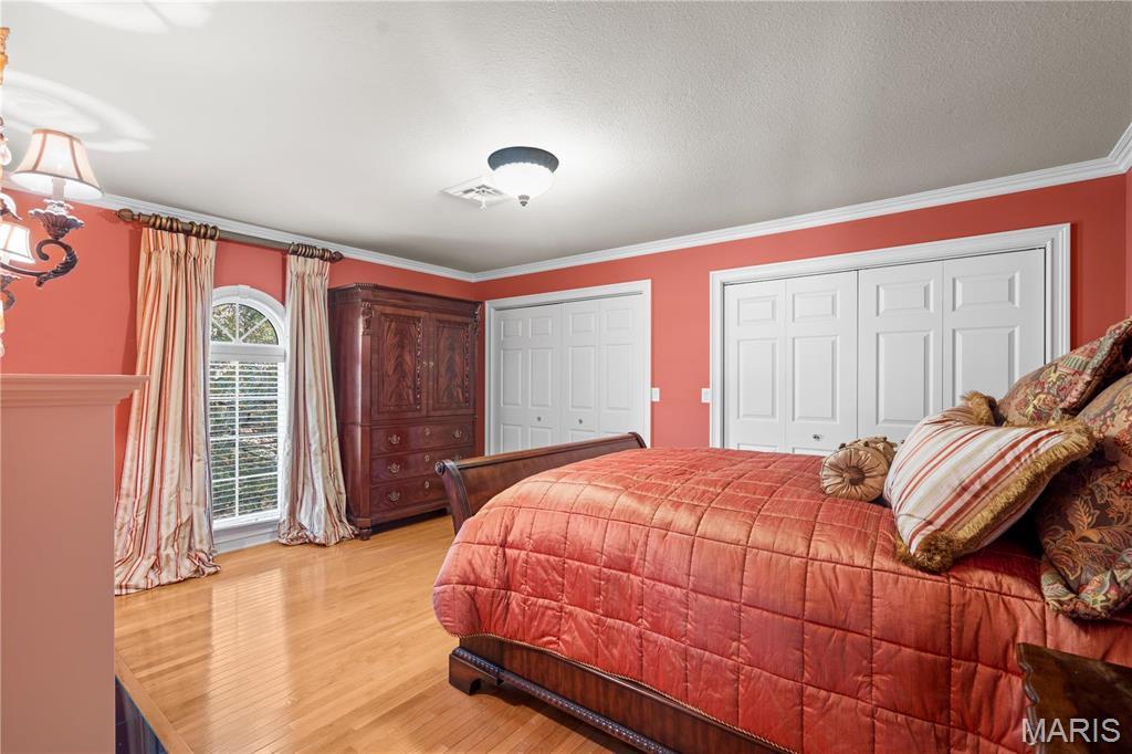 Charleston, Missouri, 63834, United States, 5 Bedrooms Bedrooms, ,4 BathroomsBathrooms,Residential,For Sale,1938215