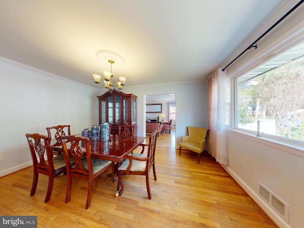 Silver Spring, Maryland, 20902, United States, 3 Bedrooms Bedrooms, ,3 BathroomsBathrooms,Residential,For Sale,1931688