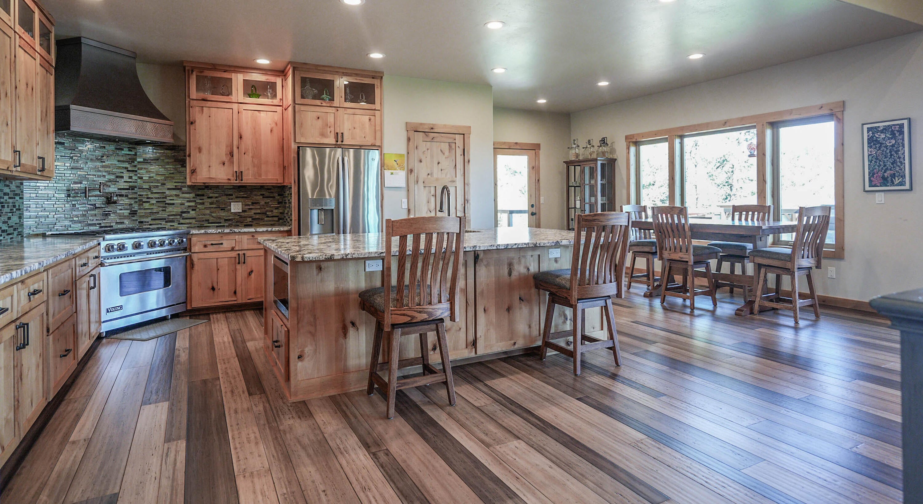 Klamath Falls, Oregon, 97601, United States, 3 Bedrooms Bedrooms, ,4 BathroomsBathrooms,Residential,For Sale,1940970