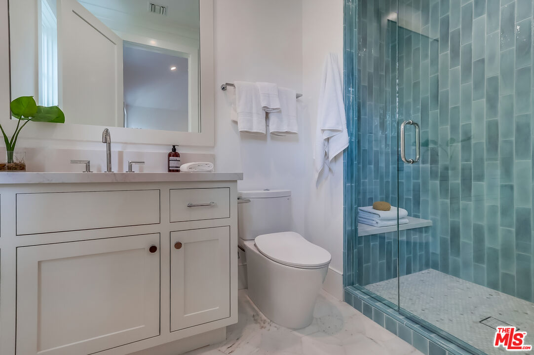 Los Angeles, California, 90049, United States, 7 Bedrooms Bedrooms, ,4 BathroomsBathrooms,Residential,For Sale,1912461