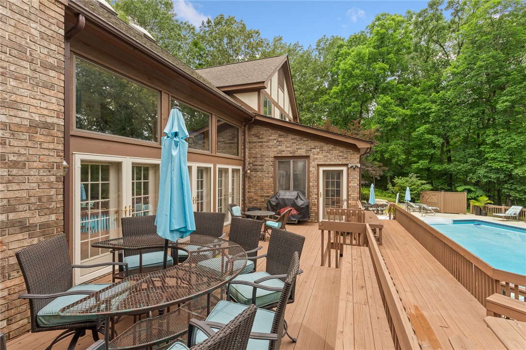 Harrison, Arkansas, 72601, United States, 7 Bedrooms Bedrooms, ,5 BathroomsBathrooms,Residential,For Sale,1850166