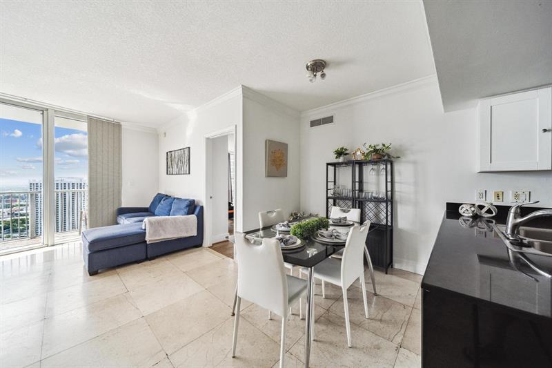 Miami, Florida, 33132, United States, 2 Bedrooms Bedrooms, ,2 BathroomsBathrooms,Residential,For Sale,1793358