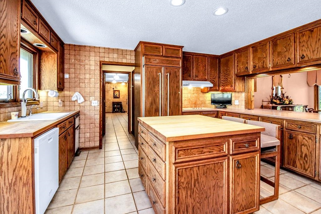 11 Sandpiper St, Wichita, Kansas, 67230, United States, 3 Bedrooms Bedrooms, ,4 BathroomsBathrooms,Residential,For Sale,11 Sandpiper St ,1620917