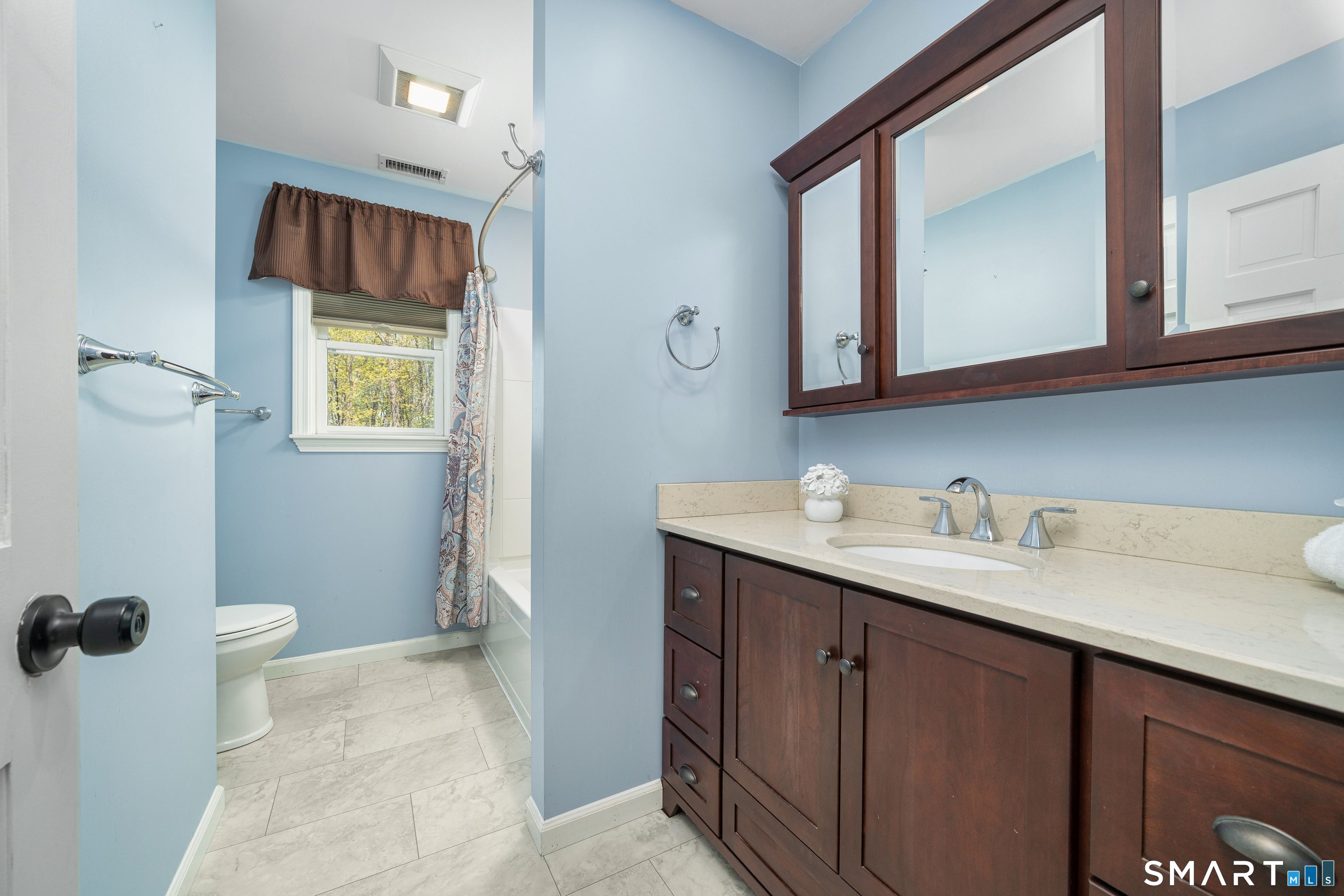 Middletown, Connecticut, 06457, United States, 5 Bedrooms Bedrooms, ,5 BathroomsBathrooms,Residential,For Sale,2042912