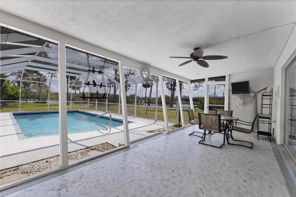 Bradenton, Florida, 34208, United States, 3 Bedrooms Bedrooms, ,2 BathroomsBathrooms,Residential,For Sale,1960554
