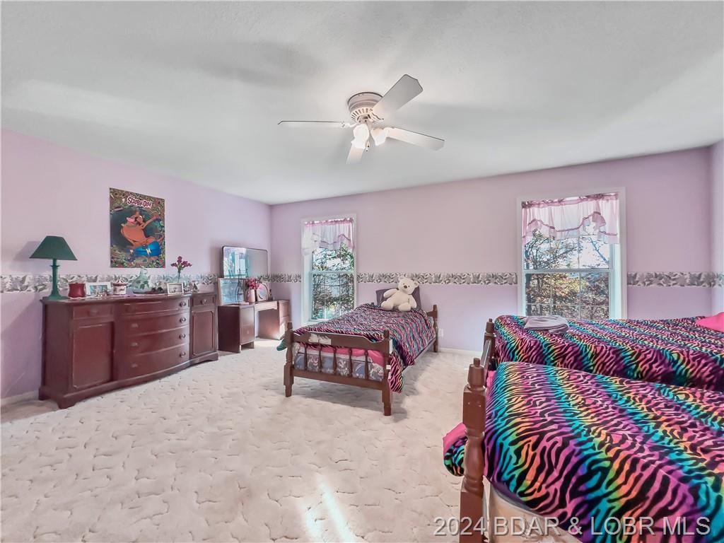 Camdenton, Missouri, 65020, United States, 5 Bedrooms Bedrooms, ,5 BathroomsBathrooms,Residential,For Sale,1850367