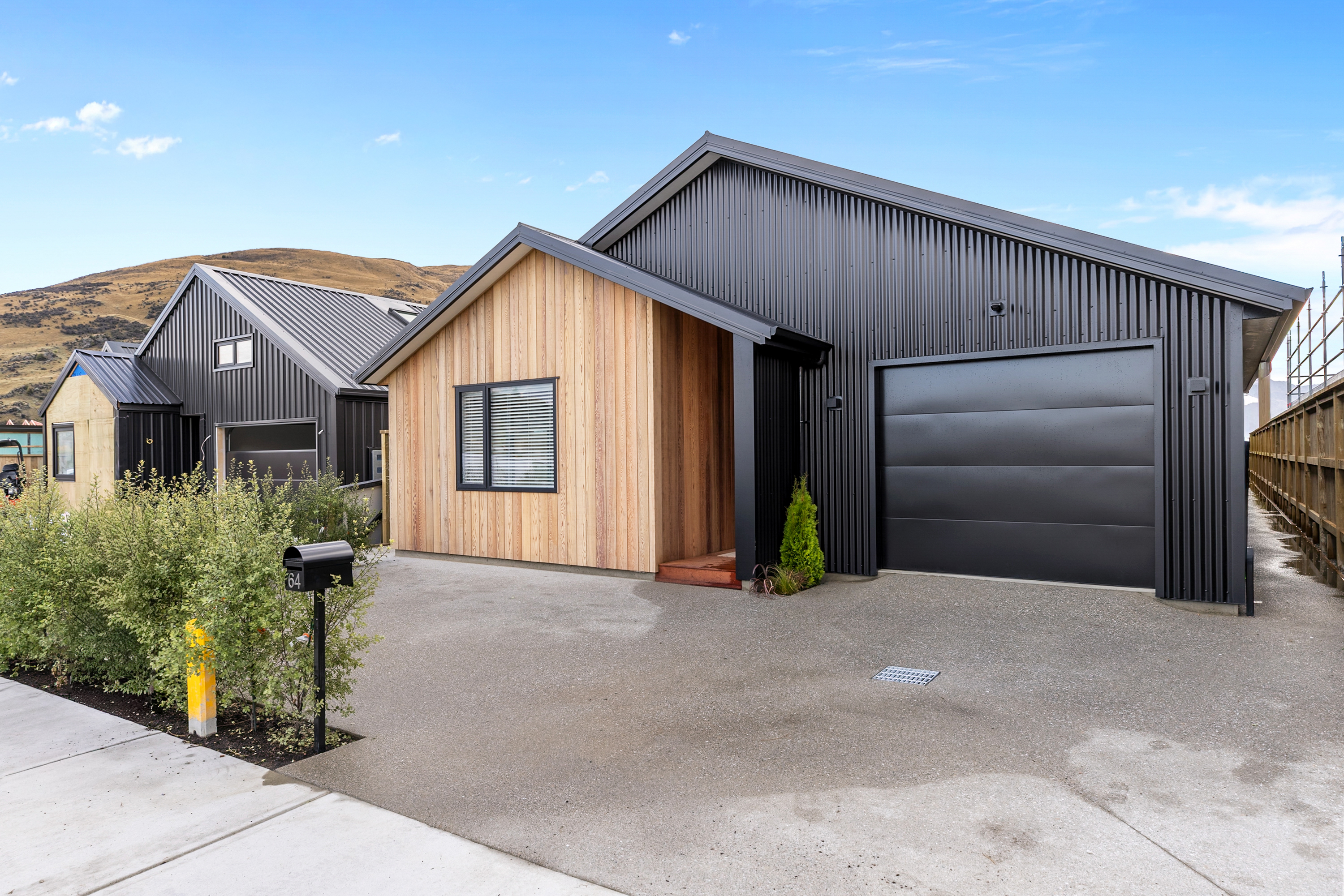  Home and Income - Done Brilliantly - 物件實景