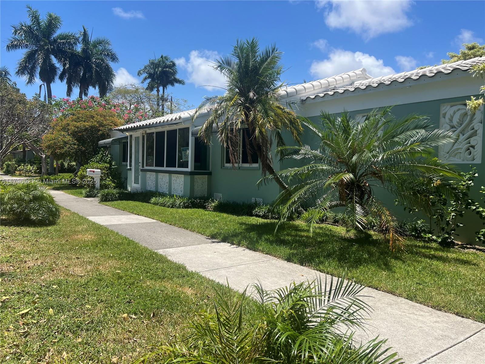 Hollywood, Florida, 33020, United States, 3 Bedrooms Bedrooms, ,3 BathroomsBathrooms,Residential,For Sale,1805248