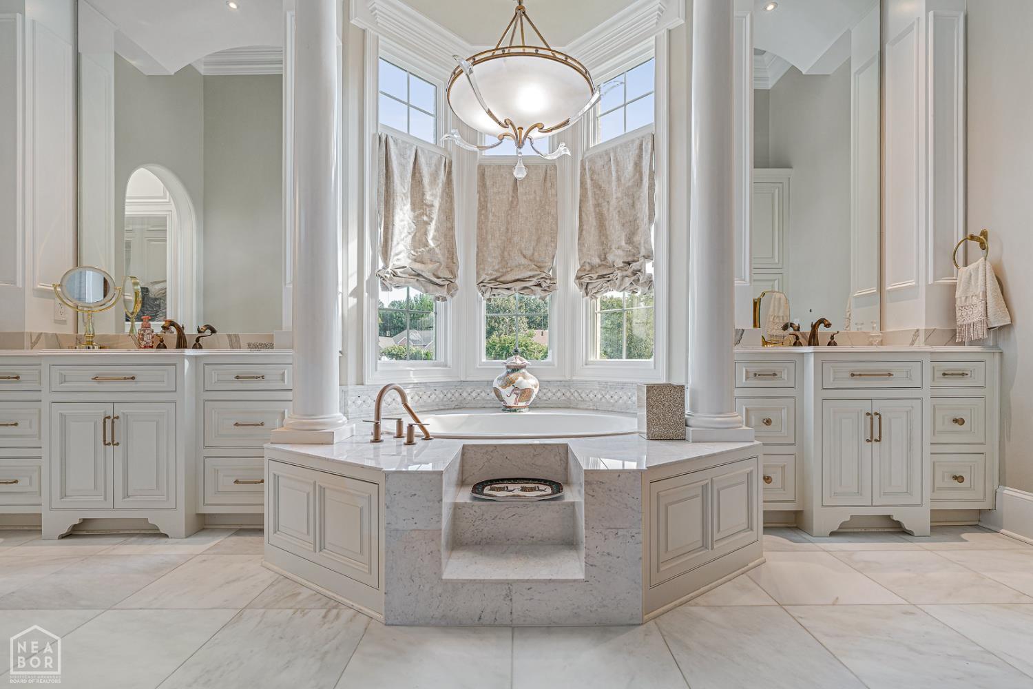 Jonesboro, Arkansas, 72404, United States, ,5 BathroomsBathrooms,Residential,For Sale,1974751