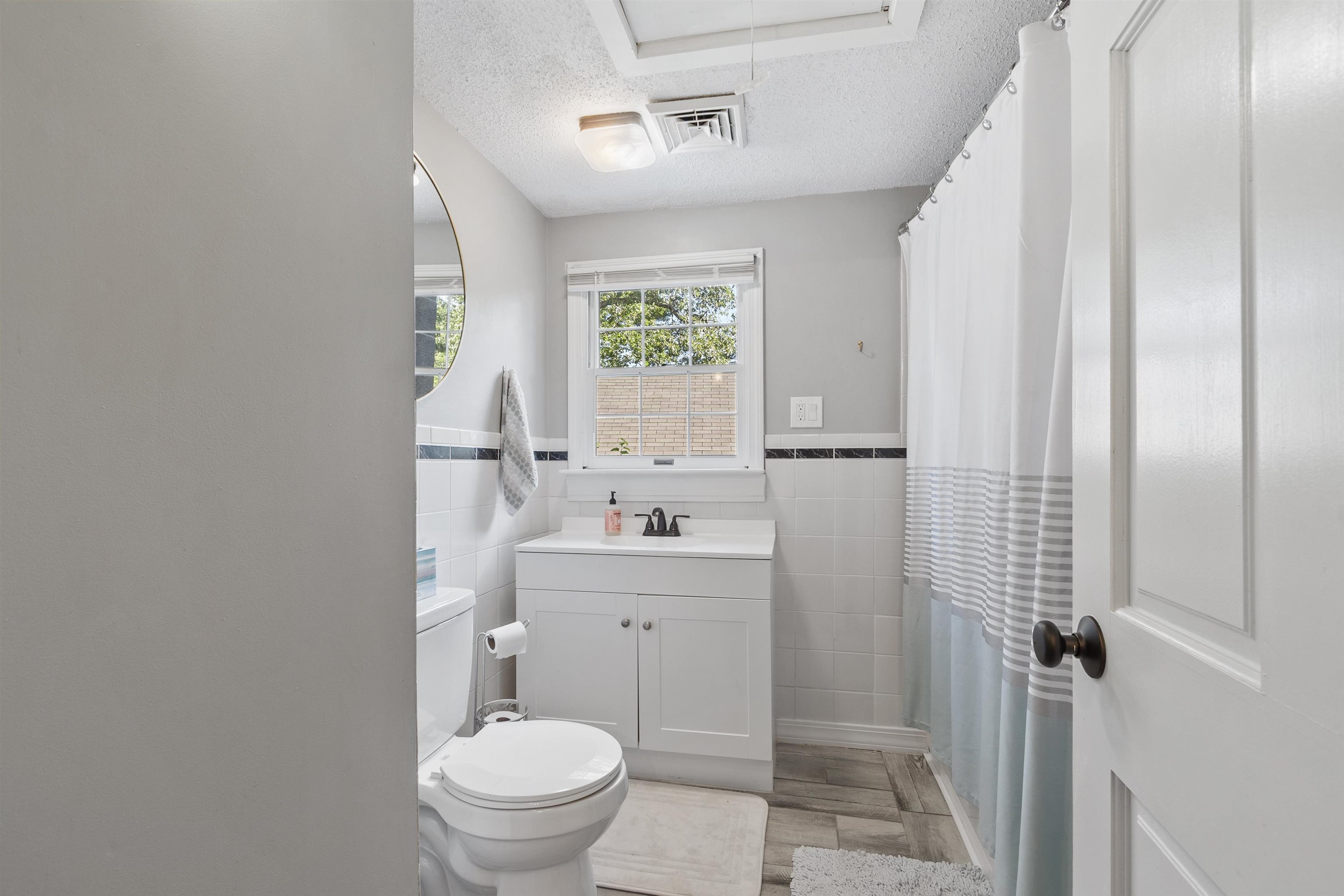 Kingston, New Hampshire, 03848, United States, 4 Bedrooms Bedrooms, ,2 BathroomsBathrooms,Residential,For Sale,1917052