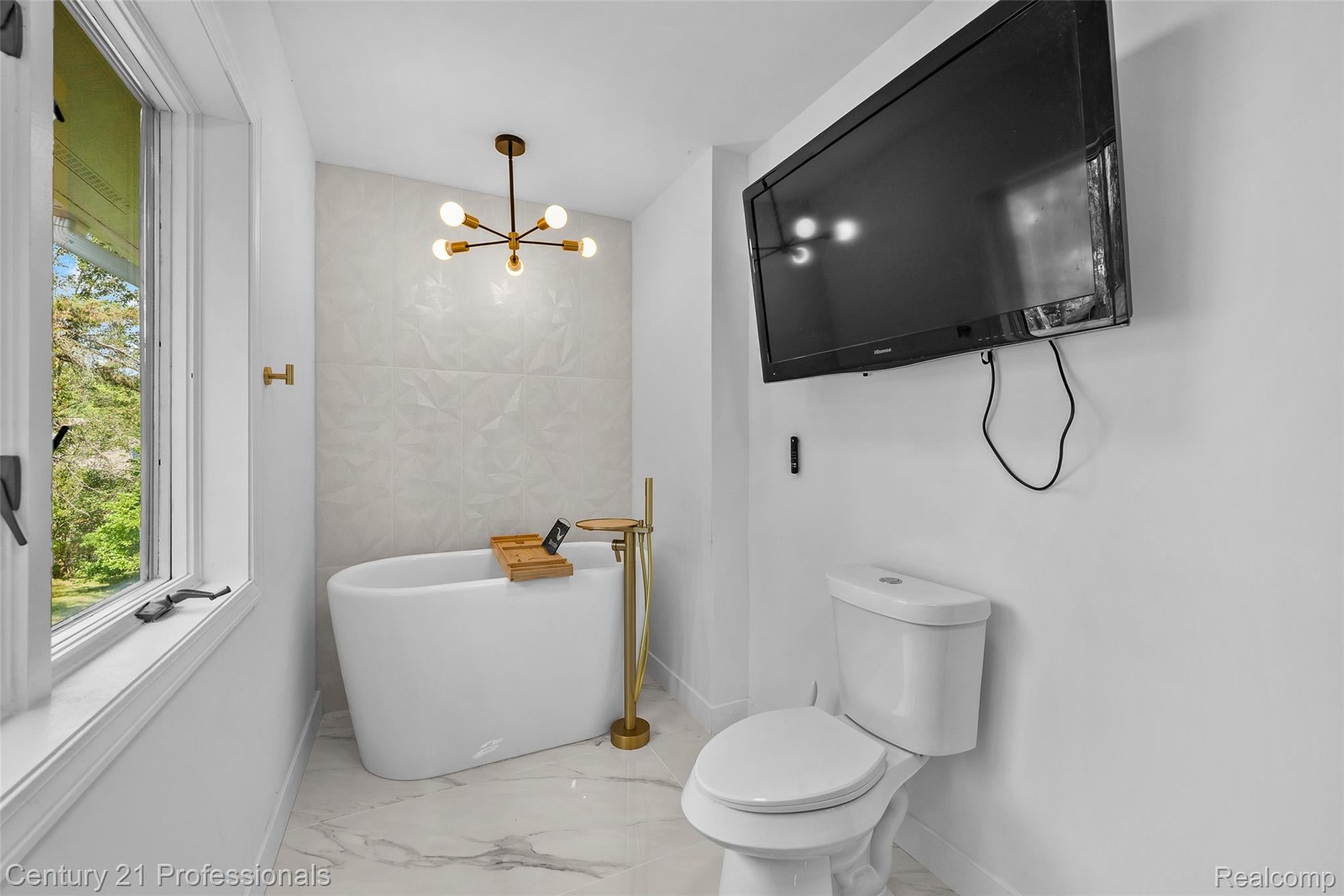 Davisburg, Michigan, 48350, United States, 5 Bedrooms Bedrooms, ,4 BathroomsBathrooms,Residential,For Sale,1982233