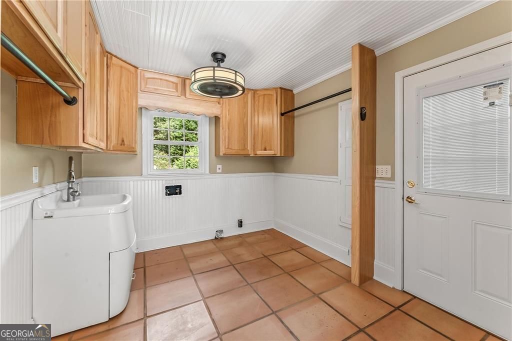 Mableton, Georgia, 30126, United States, 3 Bedrooms Bedrooms, ,4 BathroomsBathrooms,Residential,For Sale,1922554