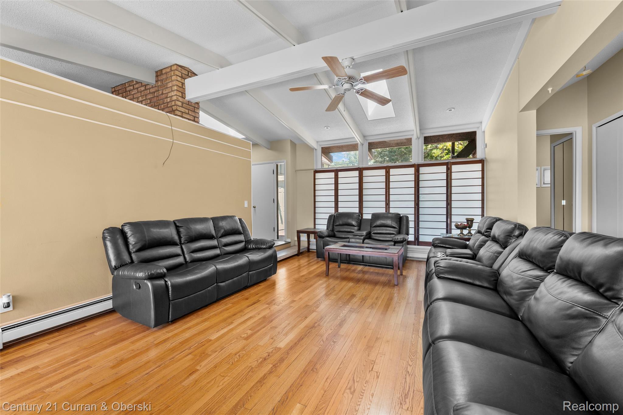 Walled Lake, Michigan, 48390, United States, 3 Bedrooms Bedrooms, ,3 BathroomsBathrooms,Residential,For Sale,1981243