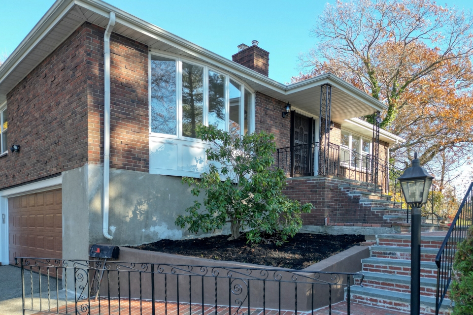 Braintree, Massachusetts, 02184, United States, 3 Bedrooms Bedrooms, ,3 BathroomsBathrooms,Residential,For Sale,2001239