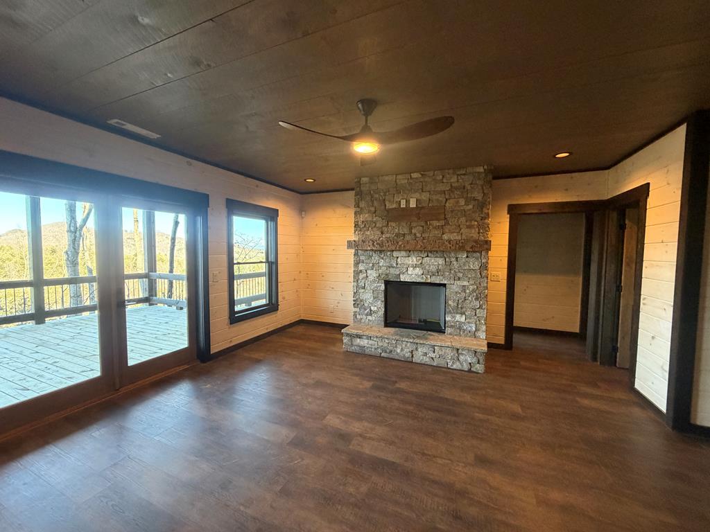 Mineral Bluff, Georgia, 30559, United States, 4 Bedrooms Bedrooms, ,4 BathroomsBathrooms,Residential,For Sale,2010498